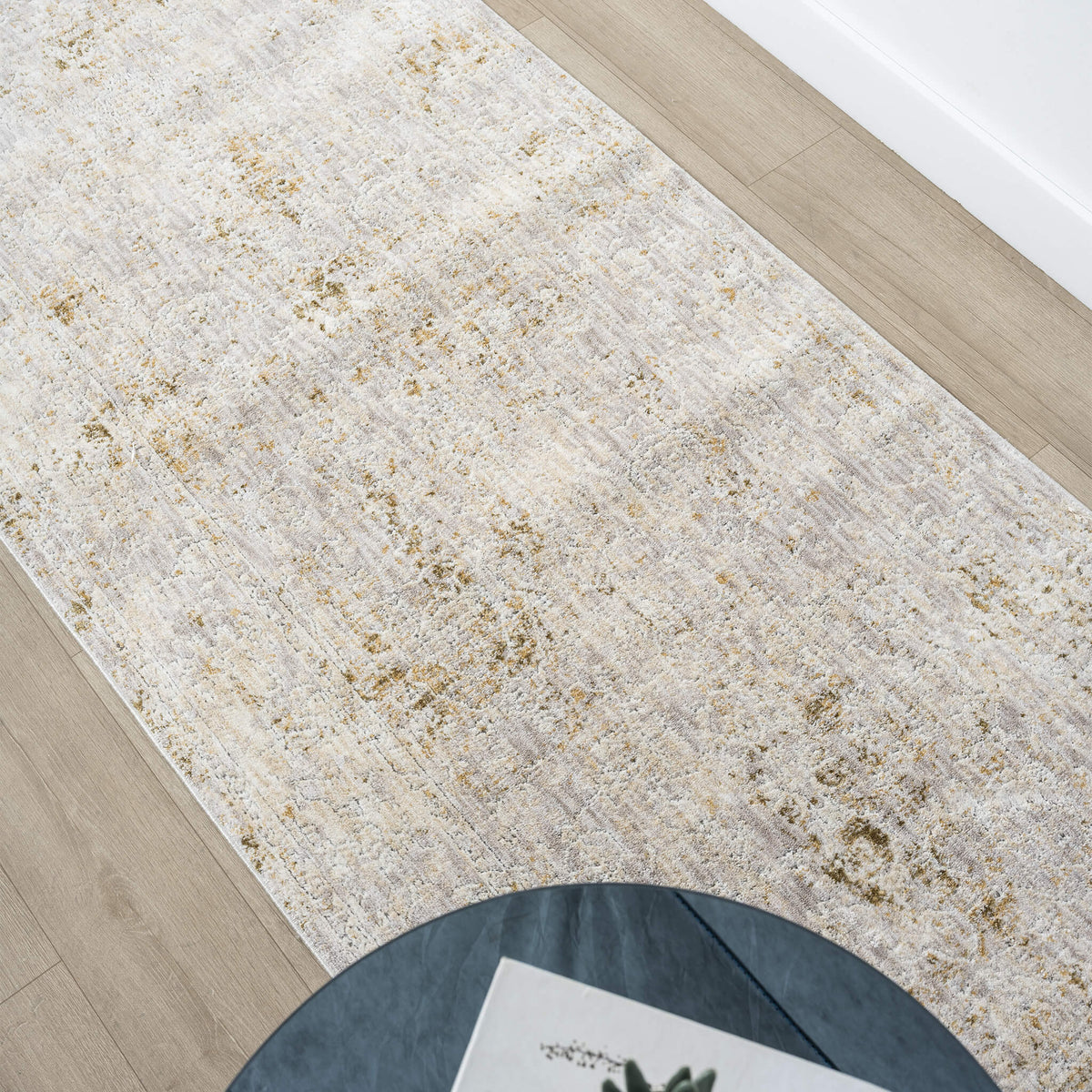 Adelia 645 Pearl Runner by the Metre
