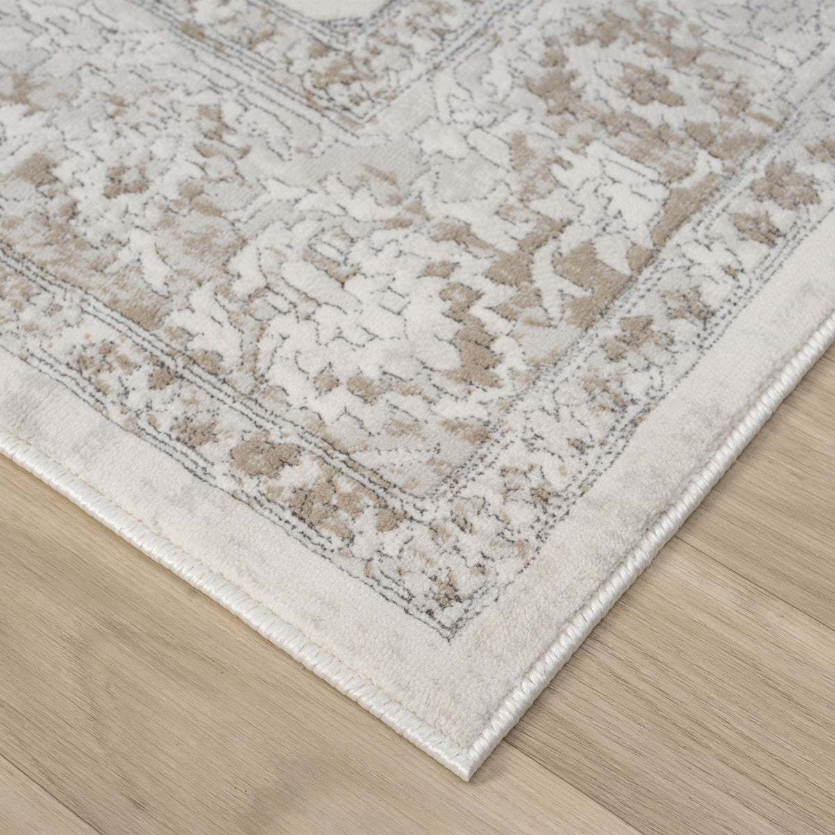 Lavish 716 Pearl Runner by the Metre