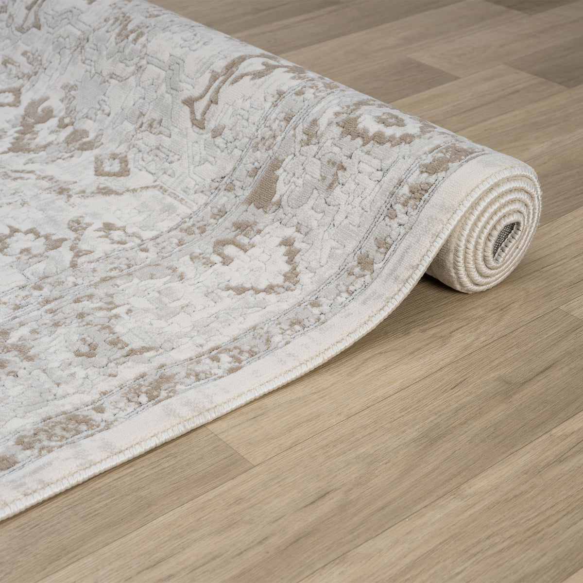 Lavish 716 Pearl Runner by the Metre