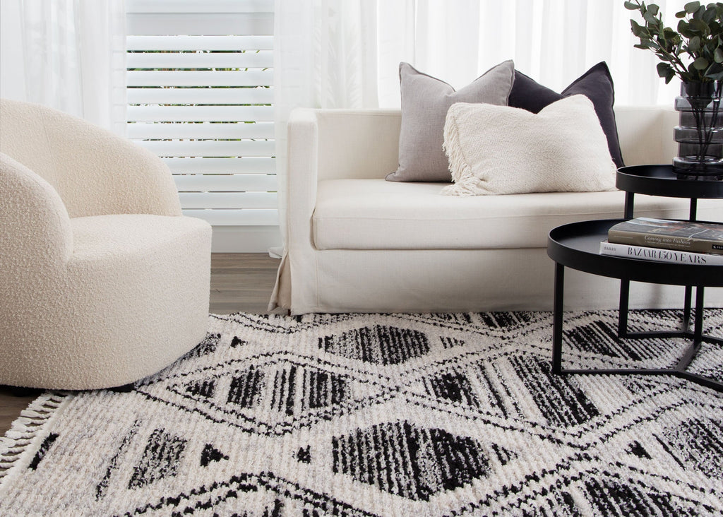 Mansour Diamond Black & White Geometric Rug