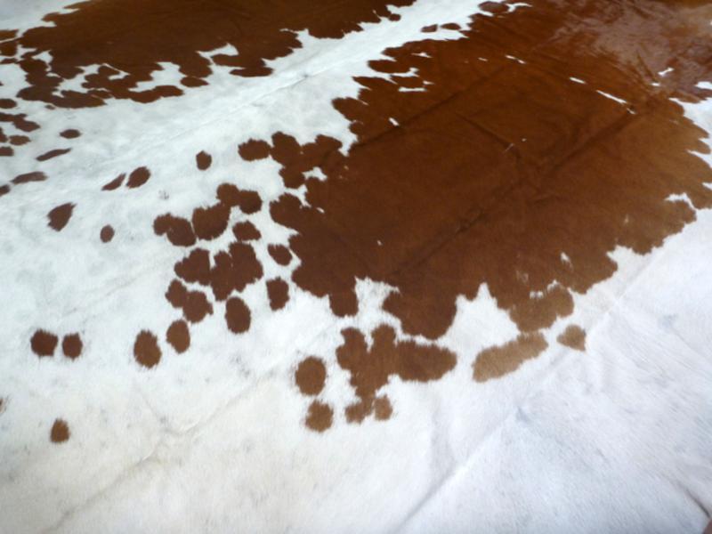 Beautiful Natural Cow Hide Solid White Brown Area Floor Rugs 164x177cm