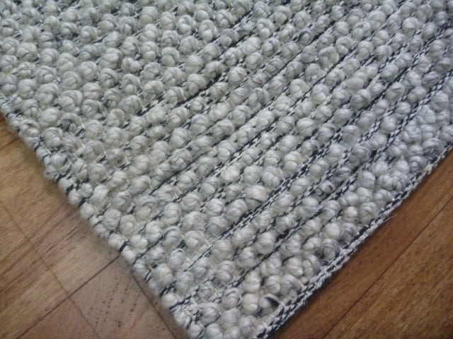 Avenue Design Knotted Texture Black and White Floor Area Rug