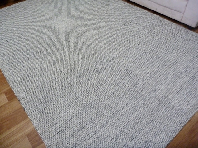 Avenue Design Knotted Texture Black and White Floor Area Rug