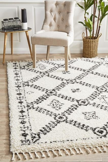 Soft 40mm Thick Fringed Basmati Design White Aztec Floor Area Rugs and Runners