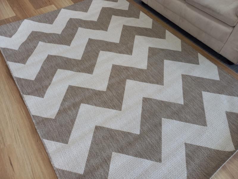 Indoor/ Outdoor Rugs Moda Beige Mink Cream Chevron 7mm Thick