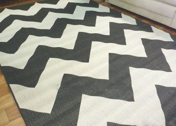Outdoor Rugs Moda Black Chevron