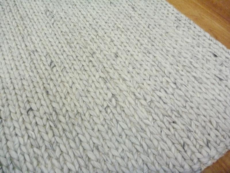 Handwoven Sumak Weave Wool & Art-Silk Ishka Empire Beige Silver Area Floor Rug
