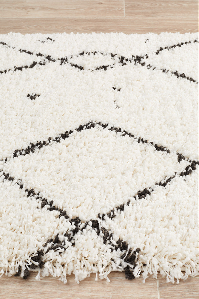 Saffron 44 White Runner Rug