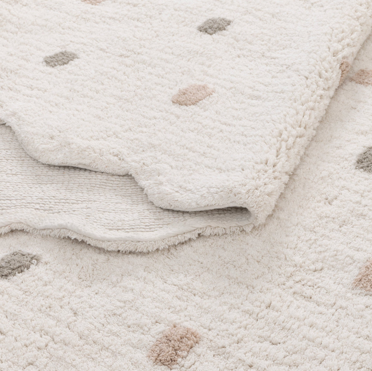 Mellow Round Scalloped Kids Rug White & Multi: New Arrival