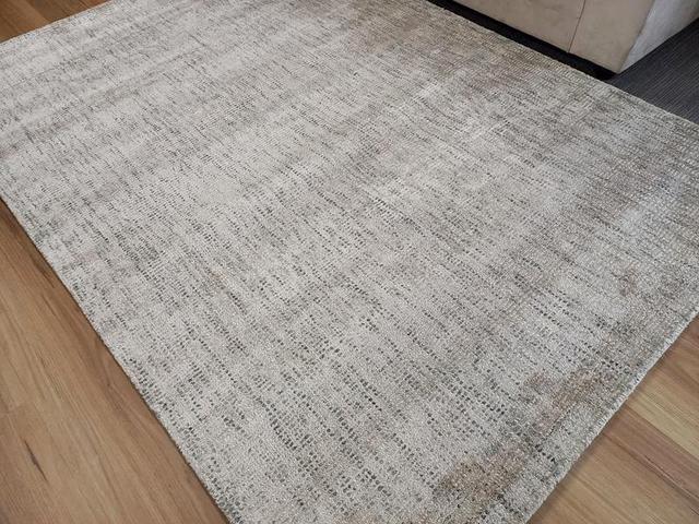 Soft Fine Wool & Viscose Textured Handwoven Taupe Area Rug 13mm Thick