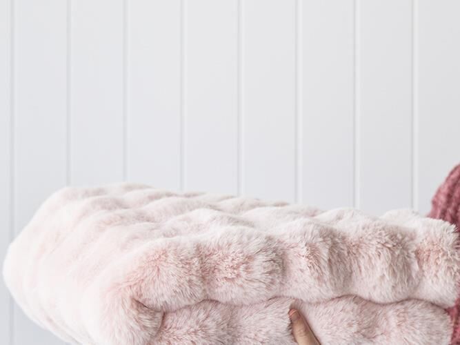 Blush Pink Washable Ripple Rugs – Super Soft 20mm Thick High-Low Luxury Floor Rugs in Rectangle & Round