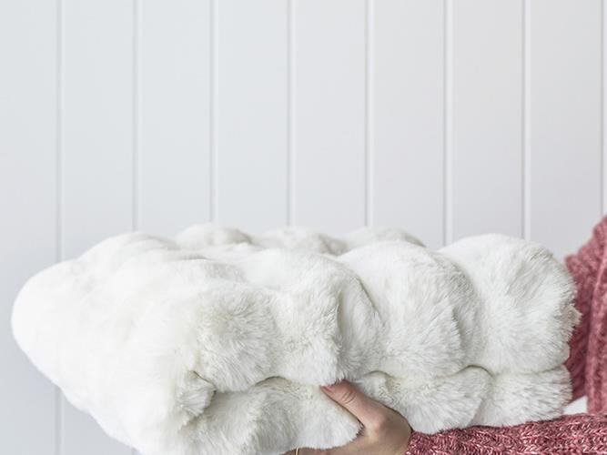 White Washable Ripple Rugs – Super Soft 20mm Thick High-Low Luxury Floor Rugs in Rectangle & Round